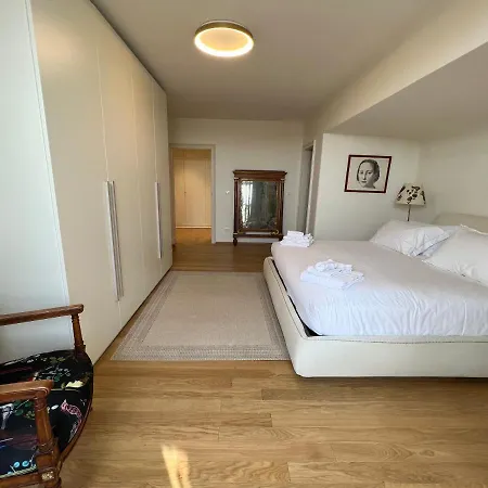 Attico Canal Grande A Palazzo Contarini Corfu Apartment